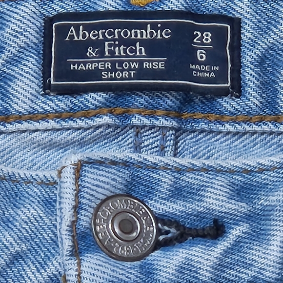 ABERCROMBIE & FITCH HARPER LOW RISE EMBROIDERED FLORAL DENIM CUT OFF SHORTS SZ 6 - Picture 2 of 5